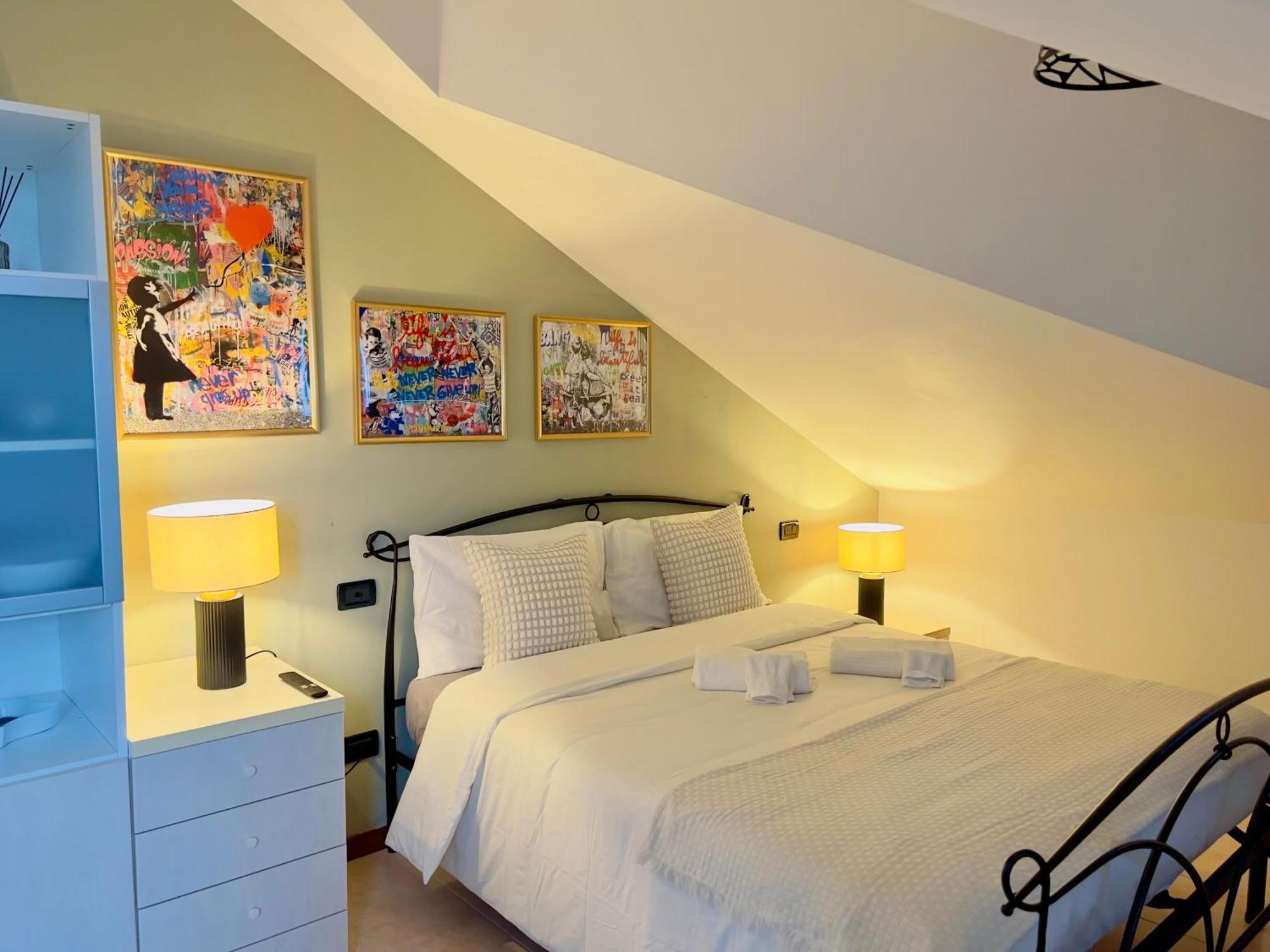 Apartment Attic - Intero *