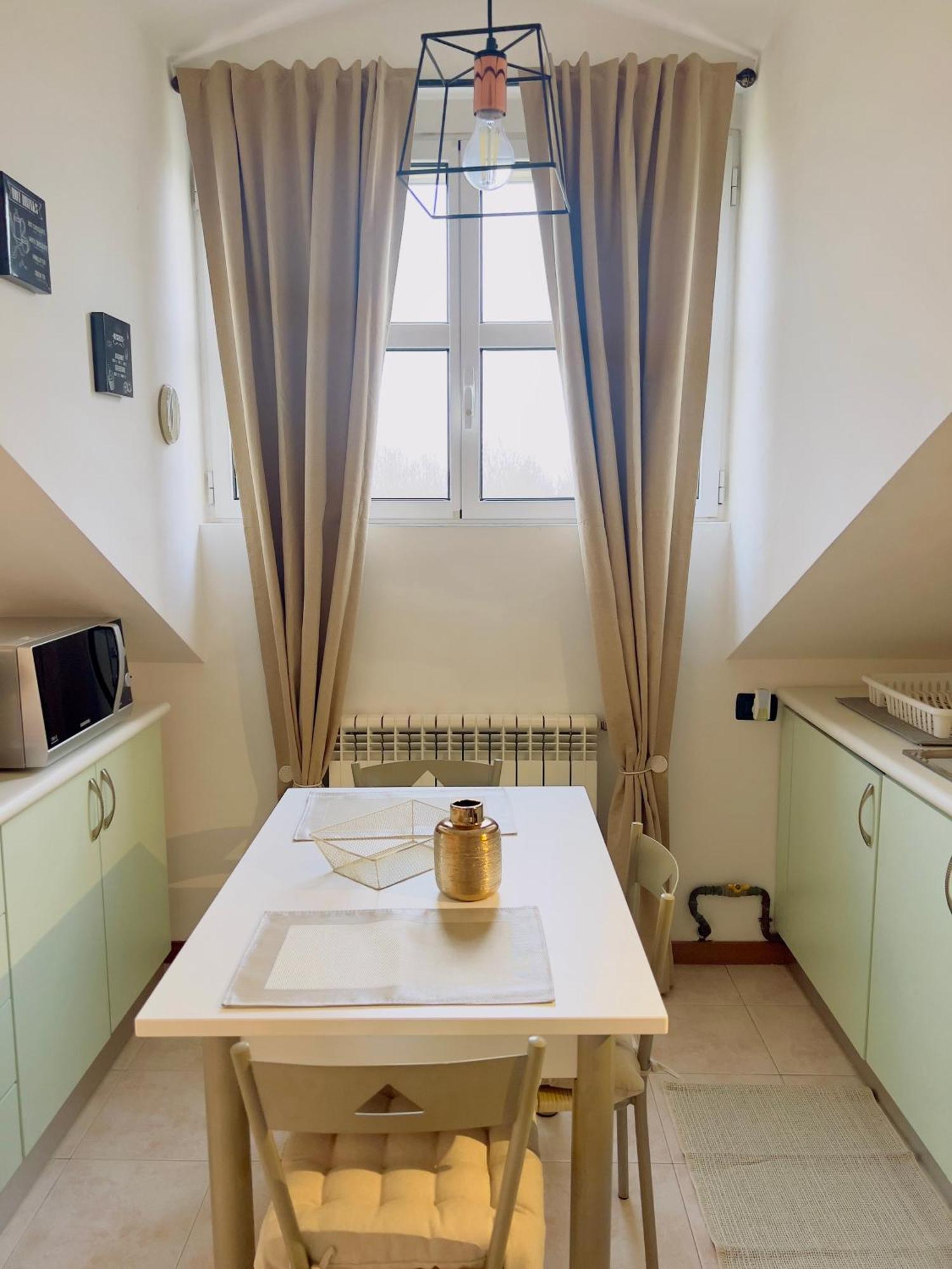 Apartment Attic - Intero Pavia